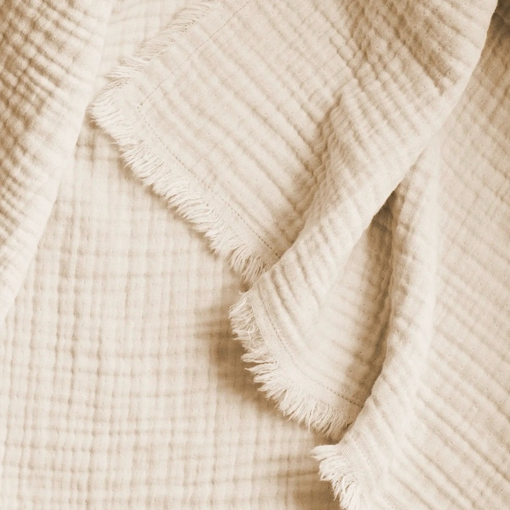 Quince Organic Cotton Gauze Throw Blanket in Natural Undyed 50”x60” - Picture 3 of 4